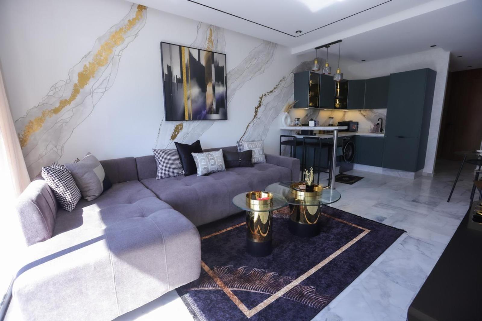 Luxe Ghandi * Casa Blanca